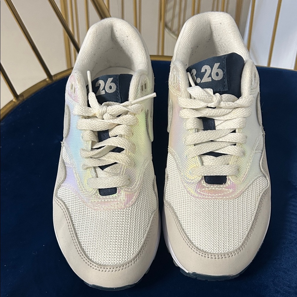 Nike Wmns Air Max 1 'Air Max Day - La Ville-Lumière'